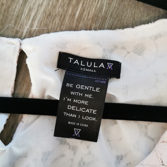Talulah blouse in light pink - Picture 2 of 3